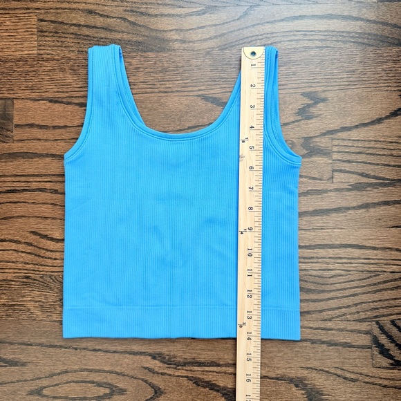 NWOT Athleta Girl Rise Above Rib Crop Tank - size 12 - blue - Picture 3 of 3